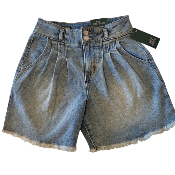 WILD FABLE WOMEN'S A-LINE HIGH RISE FRAYED HEM JEAN SHORTS - Picture 2 of 8